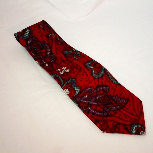Vintage Valentino Men's Silk Tie with geometric design. - Picture 1 of 9